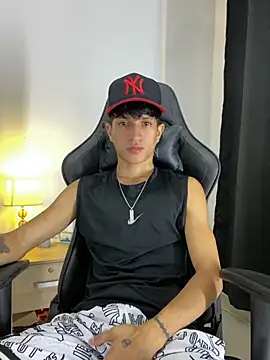 Snapshot of _CamiloBass chatting on 07/10/26, 01:49 CamiloBass online show from 07/10/26, 01:49