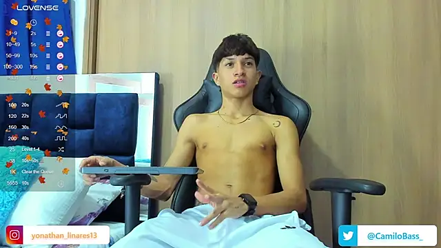 Snapshot of _CamiloBass chatting on 02/13/25, 01:08 CamiloBass online show from 02/13/25, 01:08