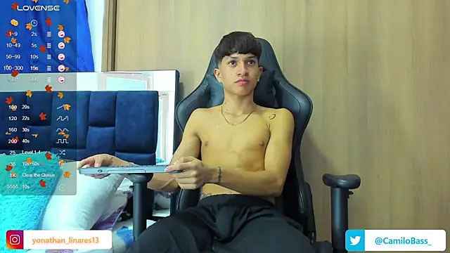 Snapshot of _CamiloBass chatting on 02/20/25, 01:57 CamiloBass online show from 02/20/25, 01:57