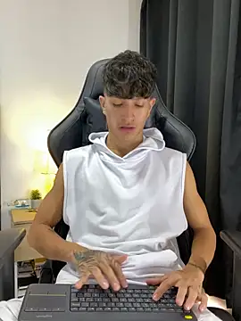  CamiloBass online show from 05/17/26, 06:41