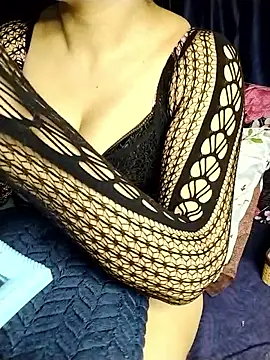 Snapshot of sexylaya2 chatting on 04/11/26, 02:08 sexylaya2 online show from 04/11/26, 02:08