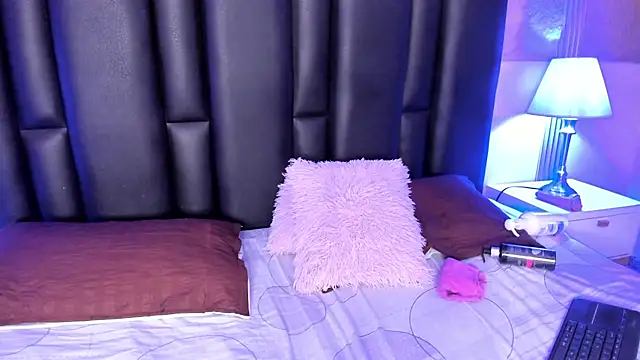 Milf meli online show from 03/13/26, 07:52