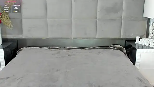 Snapshot of OliviaBurning chatting on 03/18/25, 07:33 OliviaBurning online show from 03/18/25, 07:33