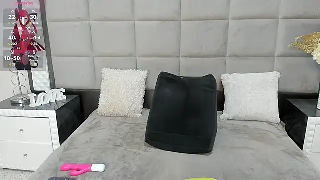 OliviaBurning online show from 11/25/25, 07:36