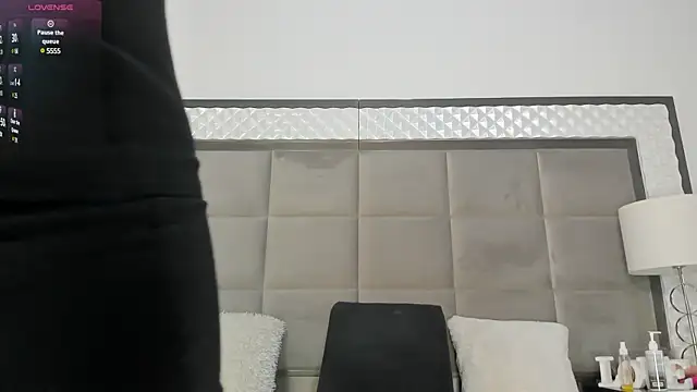 Snapshot of OliviaBurning chatting on 03/06/25, 07:32 OliviaBurning online show from 03/06/25, 07:32