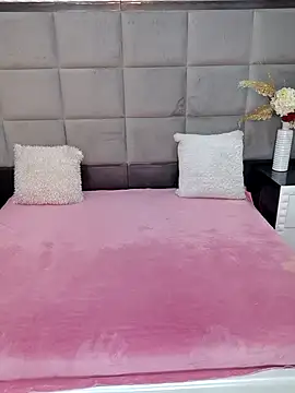 OliviaBurning online show from 11/15/25, 07:40