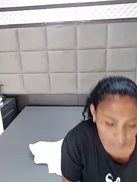 OliviaBurning online show from 12/22/25, 07:36