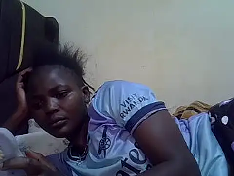 Snapshot of pretty_vivy chatting on 02/17/25, 02:38 pretty vivy online show from 02/17/25, 02:38