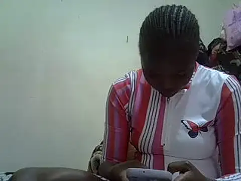 Snapshot of pretty_vivy chatting on 02/15/25, 04:58 pretty vivy online show from 02/15/25, 04:58