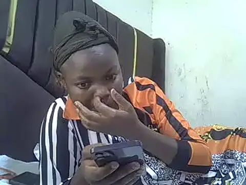 Snapshot of pretty_vivy chatting on 03/21/25, 05:54 pretty vivy online show from 03/21/25, 05:54