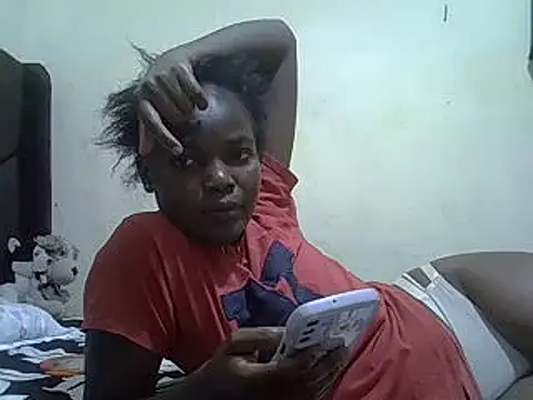 Snapshot of pretty_vivy chatting on 02/15/25, 08:01 pretty vivy online show from 02/15/25, 08:01