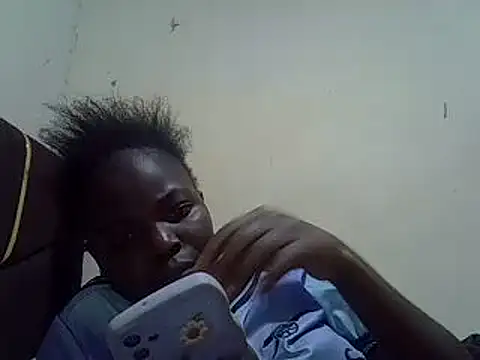 Snapshot of pretty_vivy chatting on 02/17/25, 05:44 pretty vivy online show from 02/17/25, 05:44