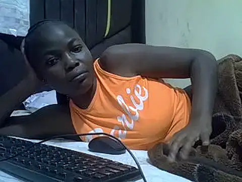 Snapshot of pretty_vivy chatting on 03/05/25, 04:02 pretty vivy online show from 03/05/25, 04:02