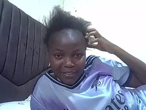 Snapshot of pretty_vivy chatting on 02/17/25, 11:02 pretty vivy online show from 02/17/25, 11:02