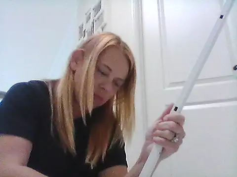 burrkitty online show from 12/03/25, 11:04