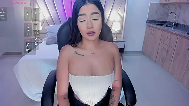 amelie jhons online show from 11/16/25, 08:24