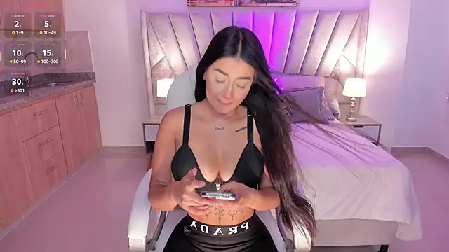 amelie jhons online show from 10/07/25, 07:48