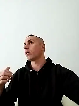Snapshot of HELL_FIRE chatting on 10/18/25, 04:53 HELL FIRE online show from 10/18/25, 04:53