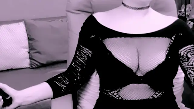 ChantalLion online show from 10/30/25, 05:10