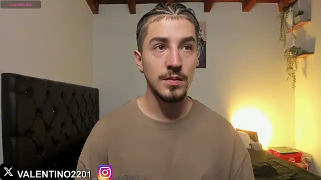 Valentino Xander online show from 11/10/25, 12:15