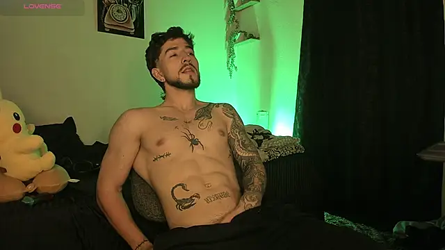 Snapshot of Valentino_Xander chatting on 03/22/25, 05:49 Valentino Xander online show from 03/22/25, 05:49