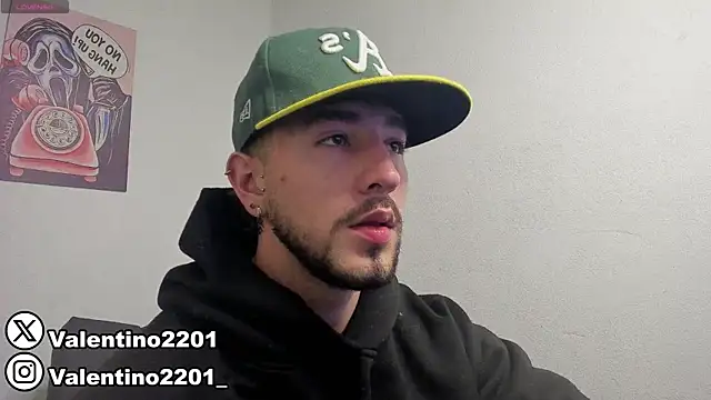 Snapshot of Valentino_Xander chatting on 03/08/25, 01:28 Valentino Xander online show from 03/08/25, 01:28