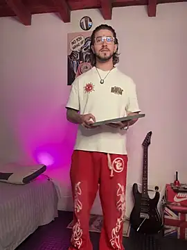 Valentino Xander online show from 12/19/25, 02:04