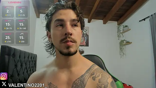 Snapshot of Valentino_Xander chatting on 10/09/25, 12:55 Valentino Xander online show from 10/09/25, 12:55