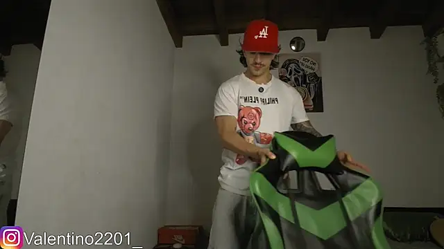 Valentino Xander online show from 04/09/26, 01:18