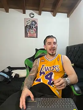 Valentino Xander online show from 11/07/25, 11:30