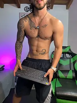 Valentino Xander online show from 12/23/25, 03:50