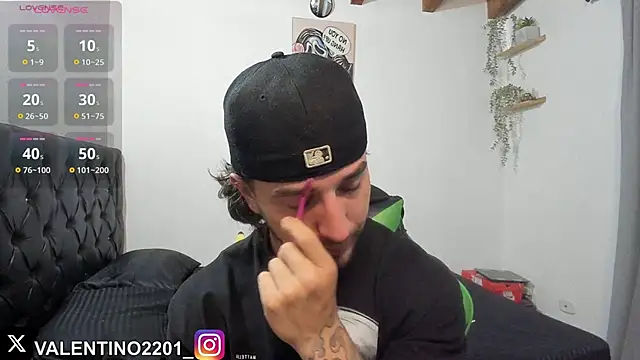 Valentino Xander online show from 11/26/25, 02:22