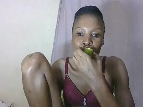 Snapshot of Sweetpetite254 chatting on 05/24/26, 06:52 Sweetpetite254 online show from 05/24/26, 06:52