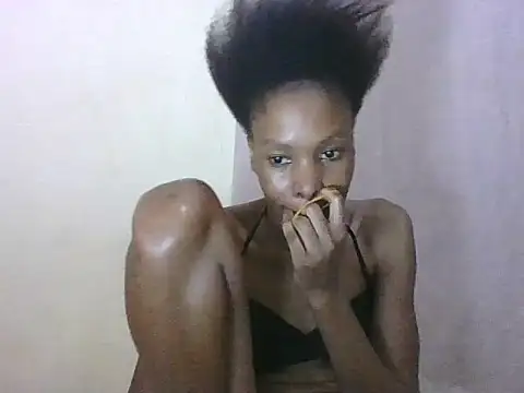 Sweetpetite254 online show from 12/14/25, 06:02