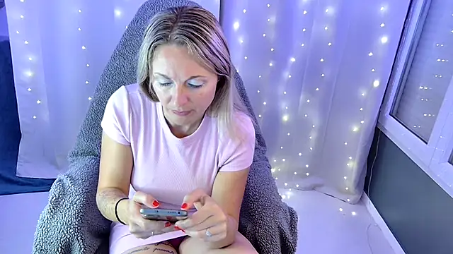 cassiehotsexy online show from 09/19/25, 07:45