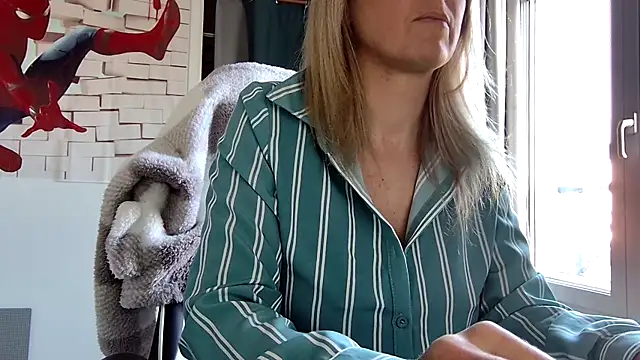 cassiehotsexy online show from 10/17/25, 07:55