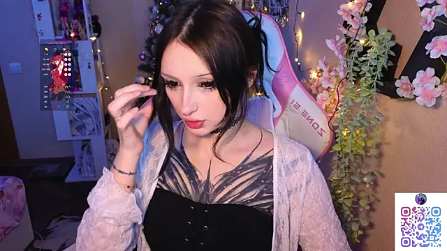 Snapshot of hikmurr chatting on 02/25/25, 07:06 hikmurr online show from 02/25/25, 07:06