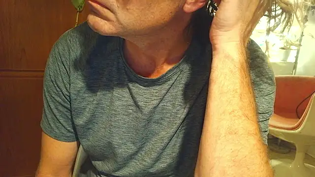 costanza7070 online show from 10/23/25, 01:59