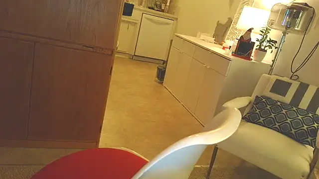 costanza7070 online show from 12/02/25, 04:14