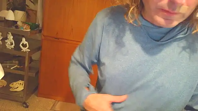 costanza7070 online show from 12/03/25, 06:57