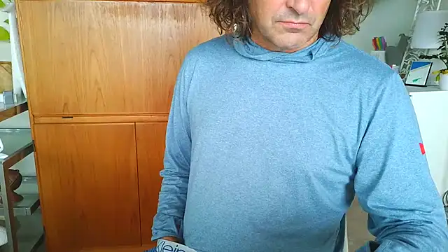 costanza7070 online show from 02/11/26, 12:43