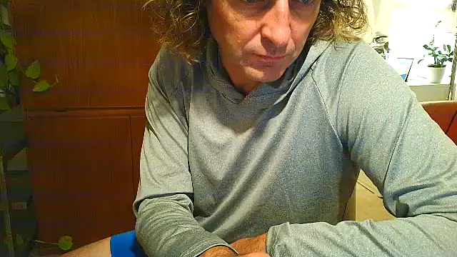 costanza7070 online show from 10/17/25, 04:16