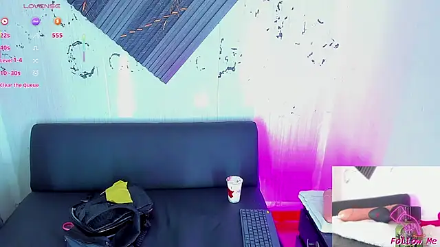 Piggy Eddy online show from 11/24/25, 08:42