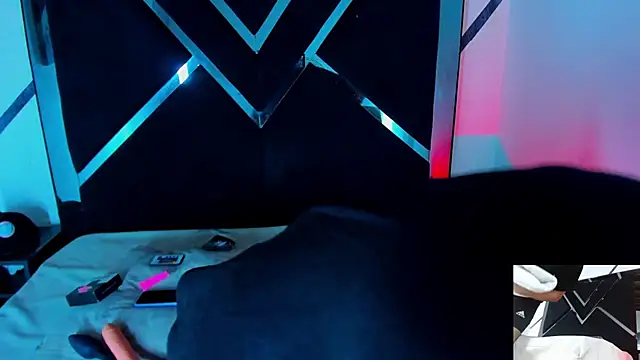 Piggy Eddy online show from 09/16/25, 09:05