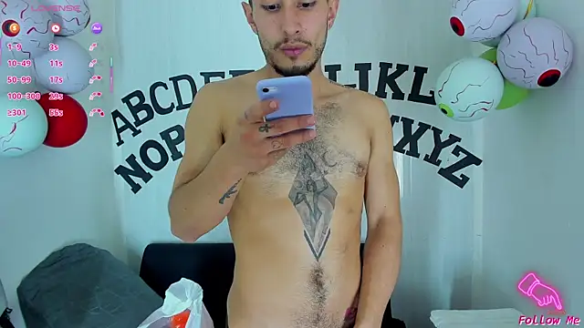 Piggy Eddy online show from 10/19/25, 08:44