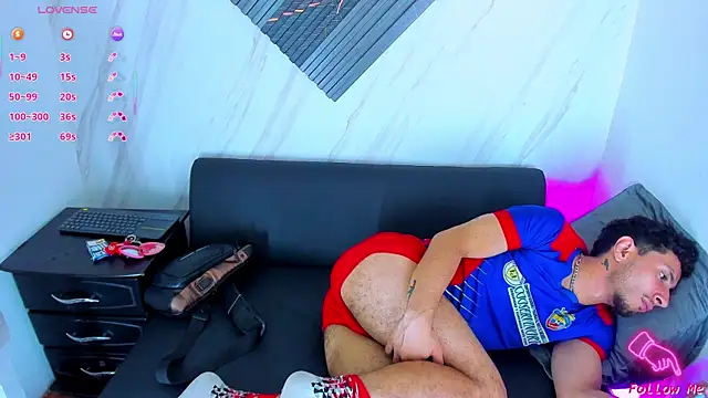 Piggy Eddy online show from 12/05/25, 09:12