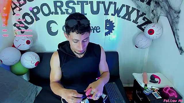 Piggy Eddy online show from 10/23/25, 08:29