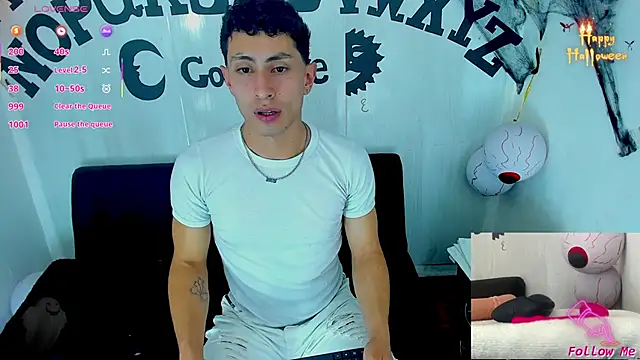 Piggy Eddy online show from 10/31/25, 07:21