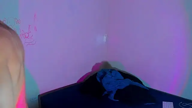 Piggy Eddy online show from 04/04/26, 02:07