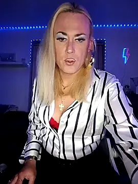 Snapshot of Connie_Pepper chatting on 02/20/25, 12:52 Connie Pepper online show from 02/20/25, 12:52